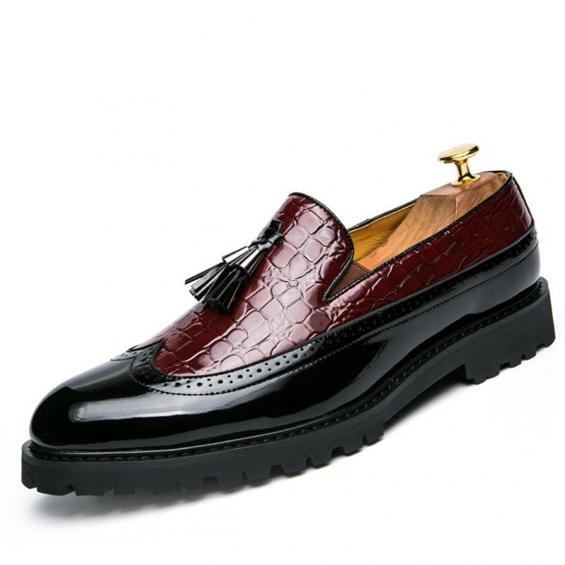 Scarpe casual slip-on in pelle da uomo, stile coreano, alla moda, 2025, modello brogue_voghion.com
