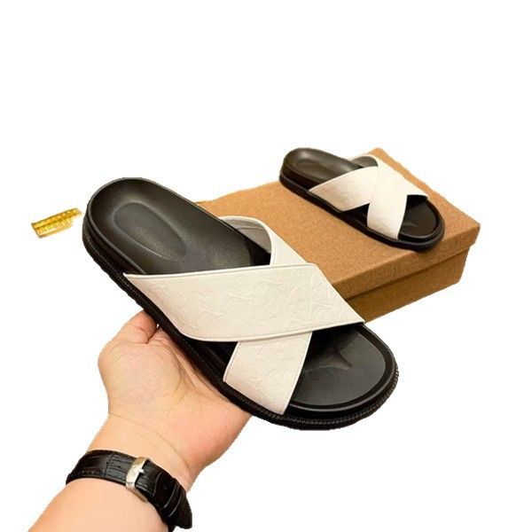 2025 Summer New Genuine Leather Outdoor Fashion Versatile Casual Flat Beach Slide Sandals_voghion.com