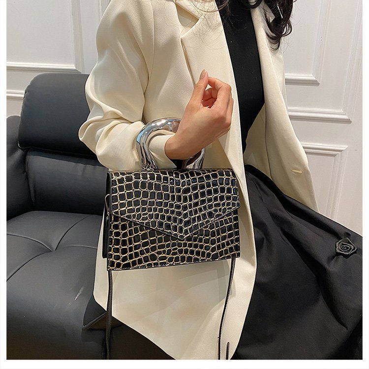 Advanced Crocodile Pattern for Women 2024 New Fashionable and Versatile Crossbody Bag, Stylish Handheld Small Square Bag_voghion.com