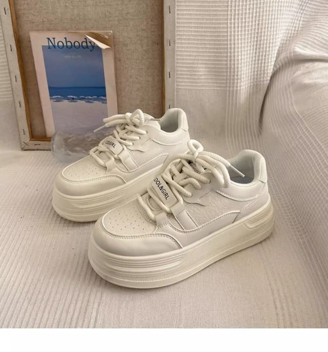 Sneakers da donna bianche con suola spessa di alta qualità, scarpe con plateau rialzate di nicchia_voghion.com
