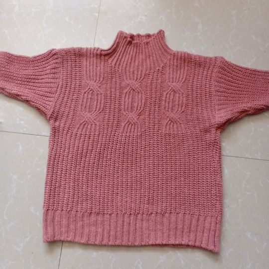 Sieviešu džemperis Sieviešu adīts džemperis ar apkakli un savītu adījumu_voghion.com