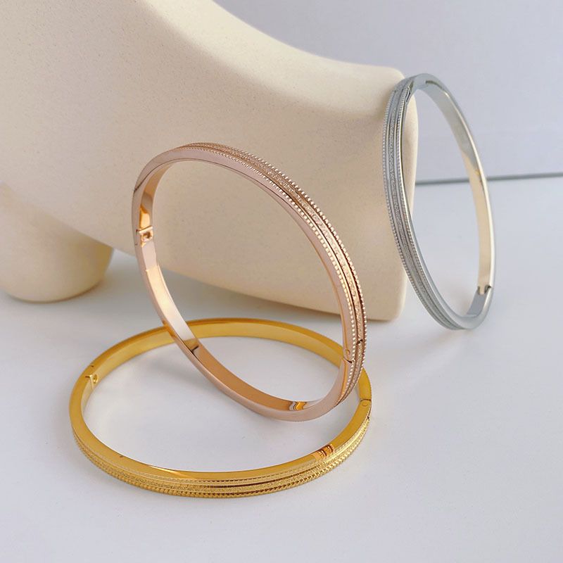 Bracelet simple en titane de style coréen pour femme, bracelet fin en acier inoxydable doré mat gravé, élégant et tendance_voghion.com