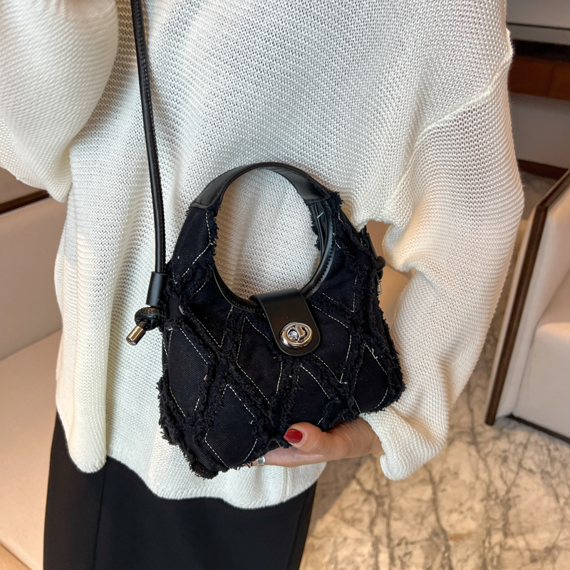 LEFTSIDE Weiche Stoff Trend Kleine Schulter Umhängetaschen für Frauen Hobo 2022 Luxus Marke Designer Frauen Handtaschen Kawaii Totes_voghion.com