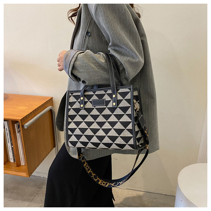Herbst und Winter Große Kapazität Taschen 2023 Neue frauen Taschen Mode Pendler Schulter Taschen Casual Persönlichkeit College Student Tragetaschen_voghion.com