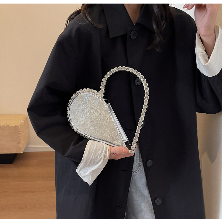 2024 New Explosive Handheld Heart-shaped Bezel Strust Diamond Evening Gift Bag Fashion Fashion Women's Handbag_voghion.com
