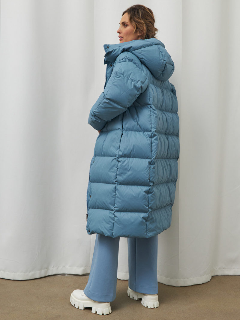 Zimska odebeljena dolga ženska jakna s kapuco in puhom, bela, 90 cm_voghion.com