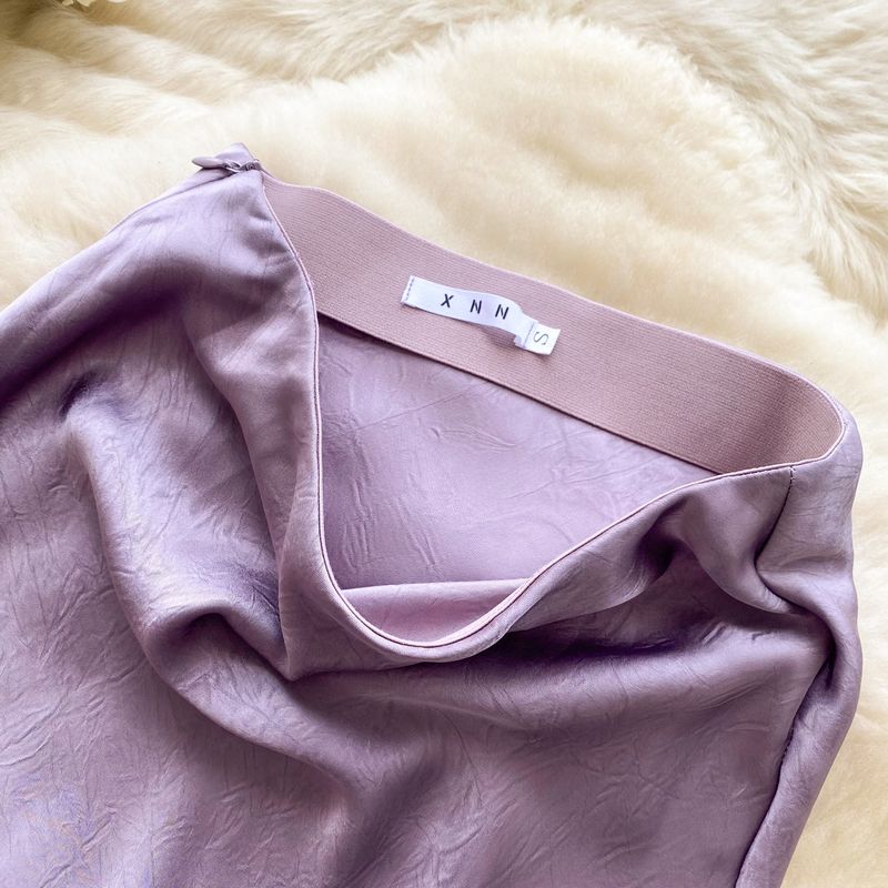 Gonna midi in raso di lusso per donna - Gonna lunga elegante asimmetrica a vita alta con taglio a trapezio (viola, S/M/L/XL)_voghion.com