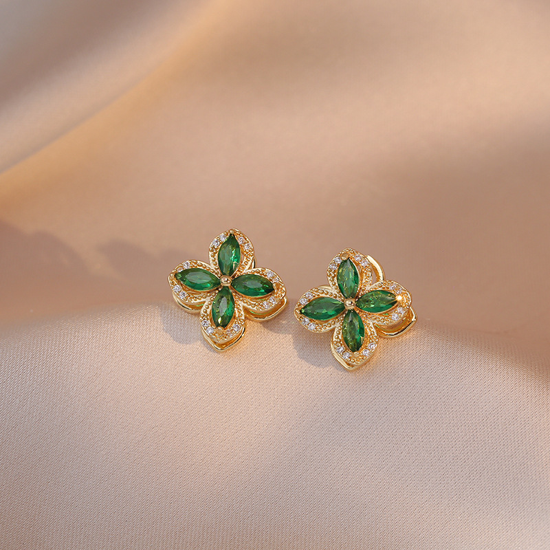 Designer style, fashionable, light luxury, niche, and high-end four leaf clover three piece set_voghion.com