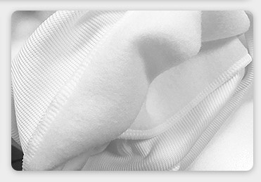 Lässiger Kapuzenpullover mit weihnachtlichem Aufdruck für Herrenbekleidung_voghion.com