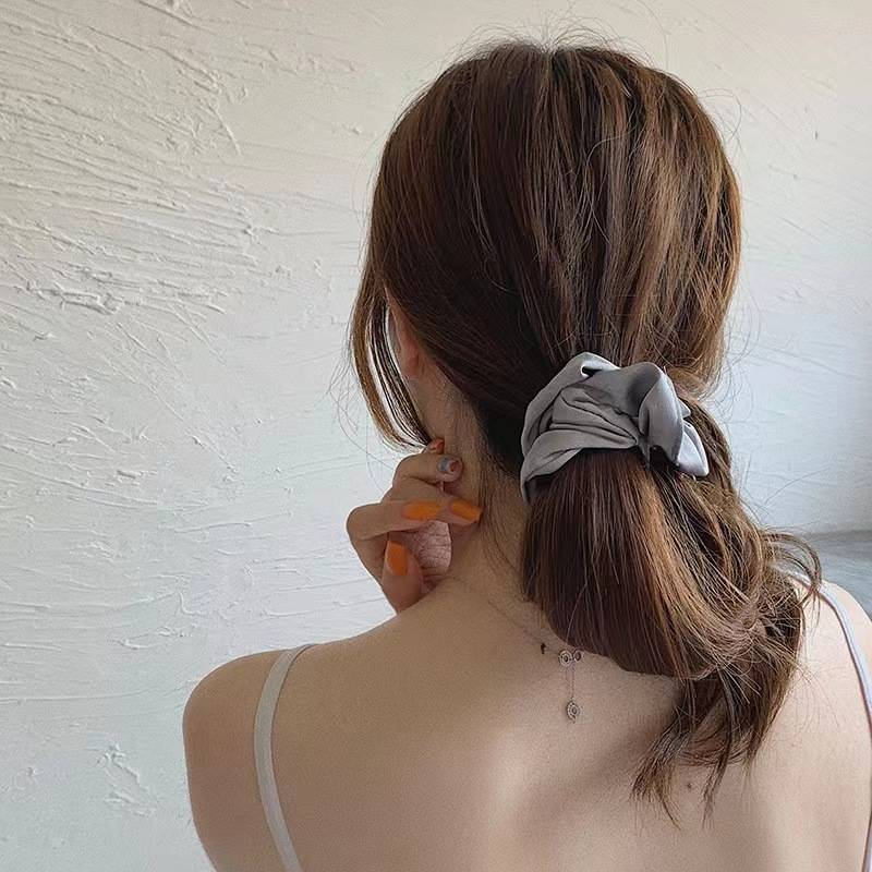 19 Momme Seiden-Haargummi – 4 cm breit (trendiges Haaraccessoire, sanft zum Haar, kein Haarbruch, perfekt für den Alltag und besondere Anlässe)_voghion.com