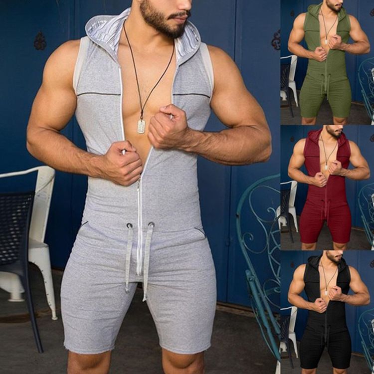 Herrenbekleidung Männer tragen einen sexy Strampler über einem Kapuzenpullover, lässiger Sport-Strampler_voghion.com