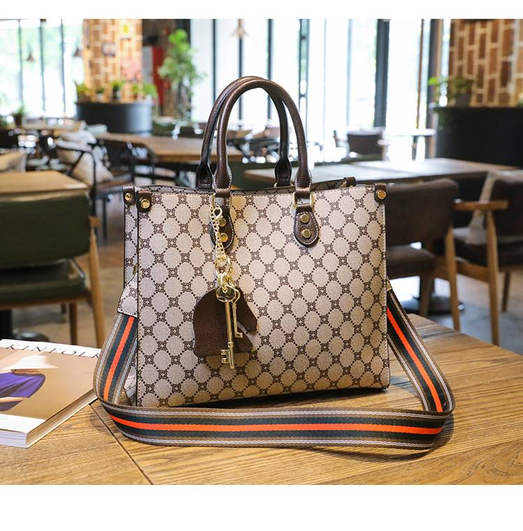 Sac fourre-tout de styliste, nouvelle tendance de la mode, atmosphère simple, fourre-tout de grande capacité, sac à bandoulière à main_voghion.com