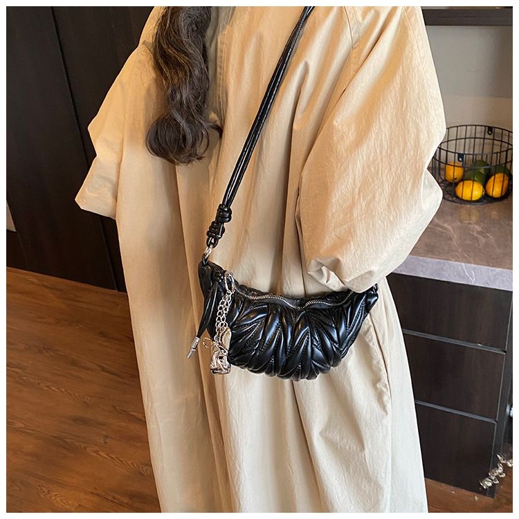 Vintage Diamond Quilted Crossbody Bag For Women, Small PU Shoulder Bag With Detachable Charm, Minimalist Urban Style, Soft Structured Hobo Purse_voghion.com