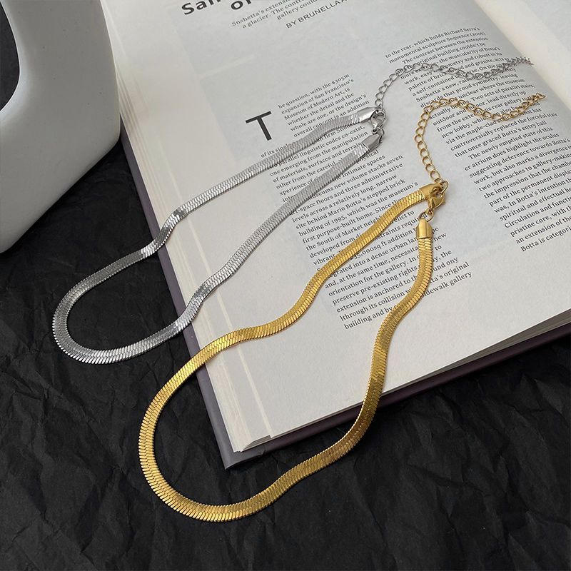 Collana unisex in metallo con personalità, catena per clavicola, stile minimalista, girocollo, elegante, celebrità di Internet, design di nicchia semplice per donne_voghion.com