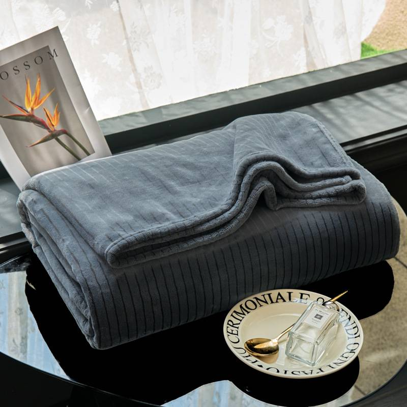 Solid Color Mink Fleece Blanket Ultra Soft Coral Fleece Throw Perfect For Kids Gifts Home Use Hypoallergenic Cozy_voghion.com