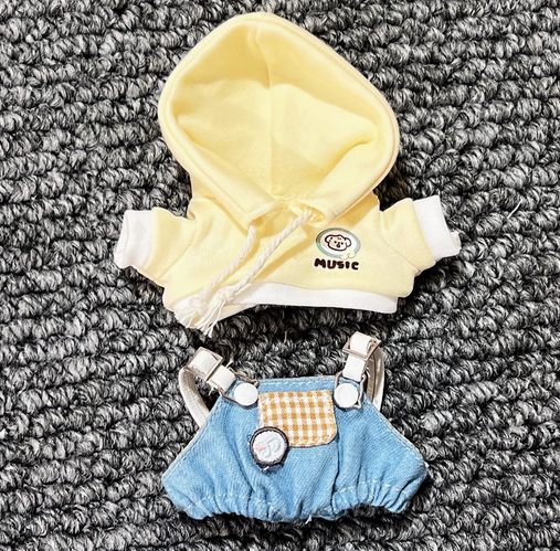 Ein Set von Kleidung, geeignet zum Tragen von 123 Generation Canvas_voghion.com