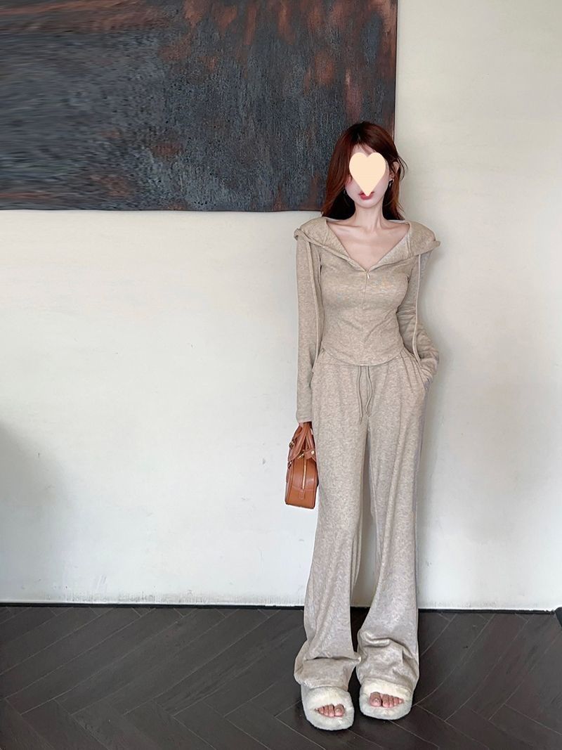 ActiveGo 2024 Autumn Women's Sports Casual Hoodie French Simple Short Top Wide-Leg Pants Two-Piece Set_voghion.com