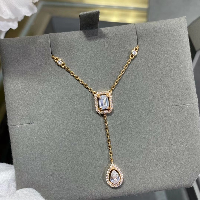 Designer's Classic Women's V-Gold Full Diamond Necklace, Women's Light Luxury Rock Sugar Water Droplet, Popular Network Necklace_voghion.com