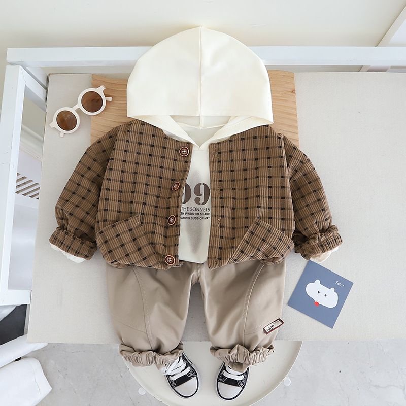 Conjunto de tres piezas de chaqueta cárdigan a cuadros con estilo para bebé, sudadera con capucha informal de estilo nuevo para primavera y otoño de 2025 para niño._voghion.com