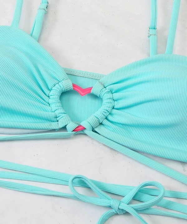 Vêtements pour femmes Bikini à corde fendue Bikini multicolore à petites bandes de fosse Maillot de bain trois pièces_voghion.com
