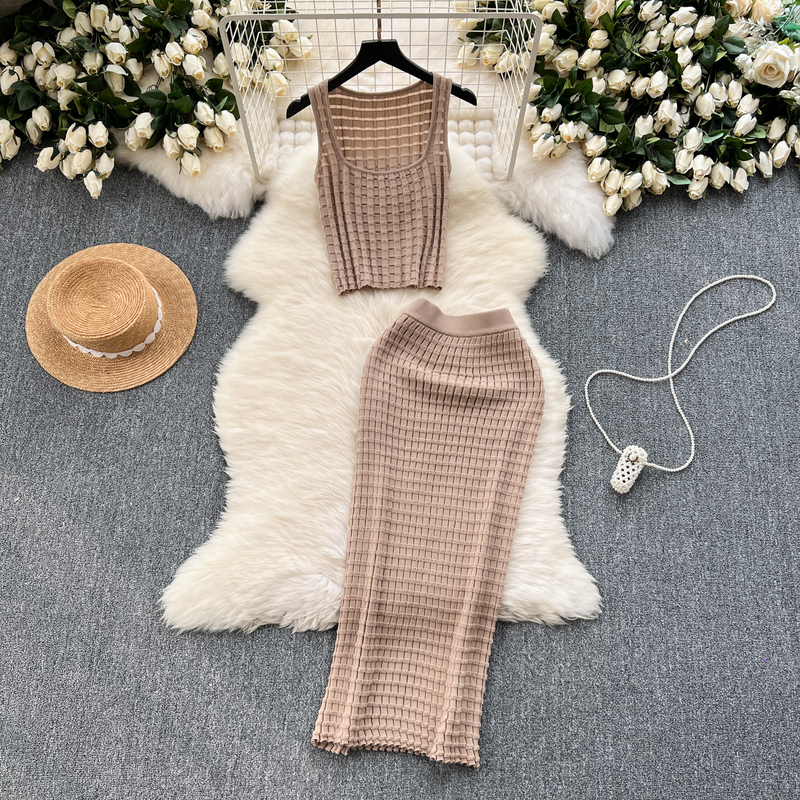 2025 Retro Gestrickte Zwei Stücke Sets Ärmelloses Kurzes Top + Hohe Taille Schlank Lange Röcke Weibliche Sommer Hotsweet Anzüge_voghion.com