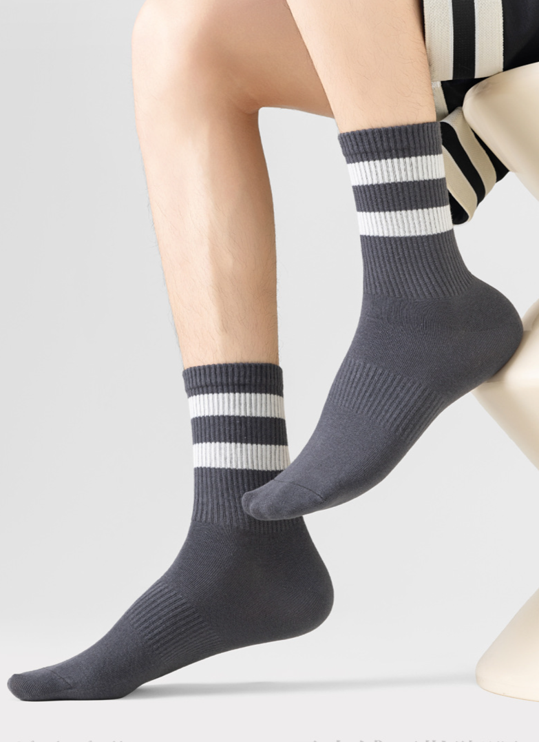 Herrensocken Frühling und Herbst Mittelrohrsocken Antibakteriell Schweißabsorbierend Atmungsaktiv Frühling und Herbst Jungen Gestreifte Weiße Lässige Herrensocken_voghion.com