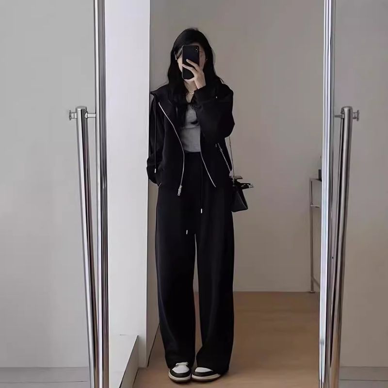 "Slim-Fit Hooded Tracksuit Set – Flowy Wide-Leg Joggers & Zip-Up Jacket (Khaki/Black, M-XXXXXL) | Athleisure & Errand-Ready"_voghion.com