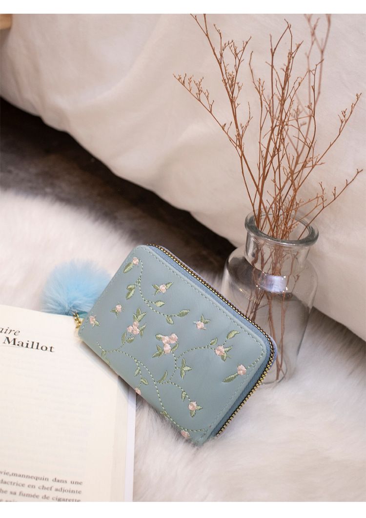 Bestickte Geldbörse im Vintage-Stil mit Pompom-Anhänger – Kurze Geldbörse mit mehreren Kartenfächern, süße Akkordeon-Handtasche für Mädchen_voghion.com