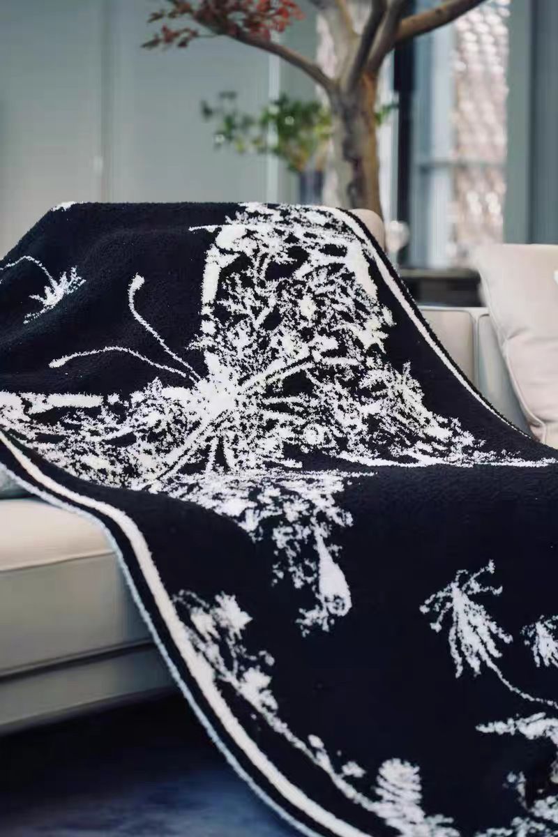 Butterfly Sofa Knitted Blanket Super Soft Velvet Nap Blanket Bed Decoration Soft Velvet Blanket_voghion.com