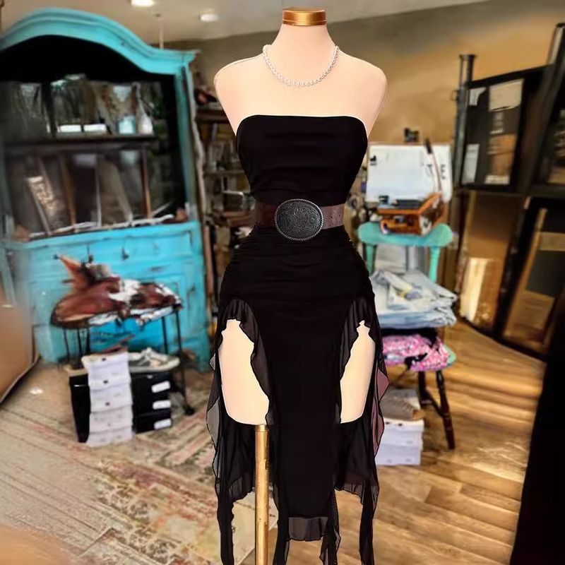 2025 Neues Damenkleid mit einer Schulter, trägerlos, hüftbetont, schmaler Passform und unregelmäßiger Passform_voghion.com