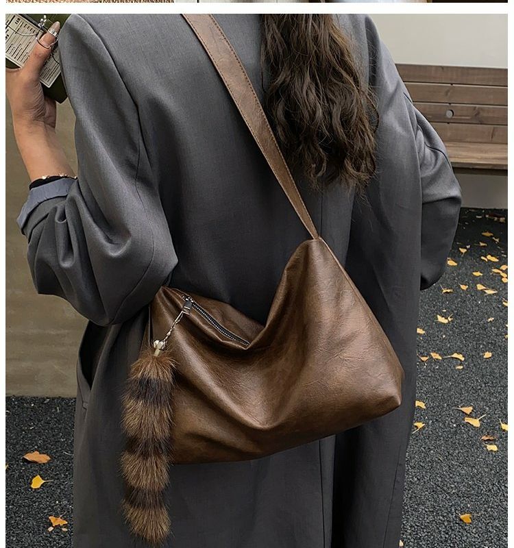 Autumn And Winter Vintage Large Capacity 2025 New Fashion Commuter Versatile Women's Crossbody Single Shoulder Hobo Bag_voghion.com