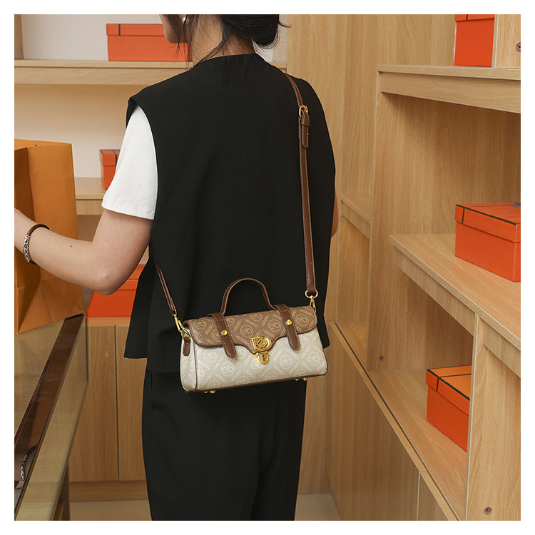 2023 New Fashion Hong Kong Style Retro Print Borsa quadrata portatile piccola Borsa a tracolla monospalla versatile_voghion.com