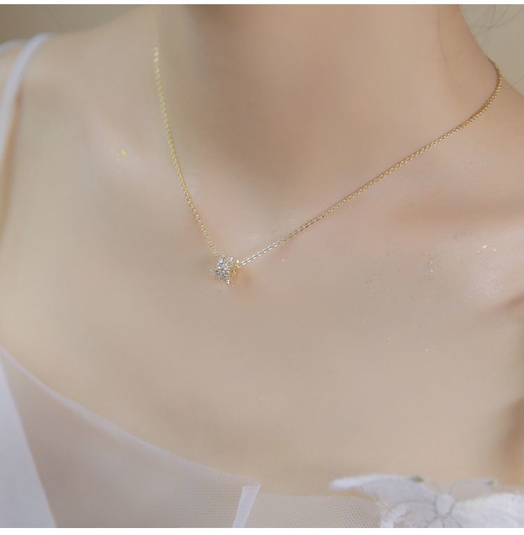 S Silver Sparkling Diamond Small Waist Necklace For Women 2023 New Light Luxury Niche Cylinder Pendant Elegant_voghion.com