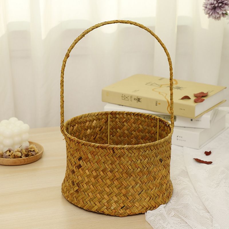 Lillian – Handkorb im nordischen Stil aus Seegras, ideal als Gastgeschenk oder Aufbewahrungskorb für Blumen – ein Muss für Hochzeiten_voghion.com