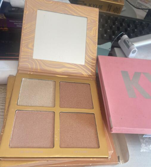 Ky Monochrome Highlighter Powder Kelly Blush Highlighter Púder_voghion.com