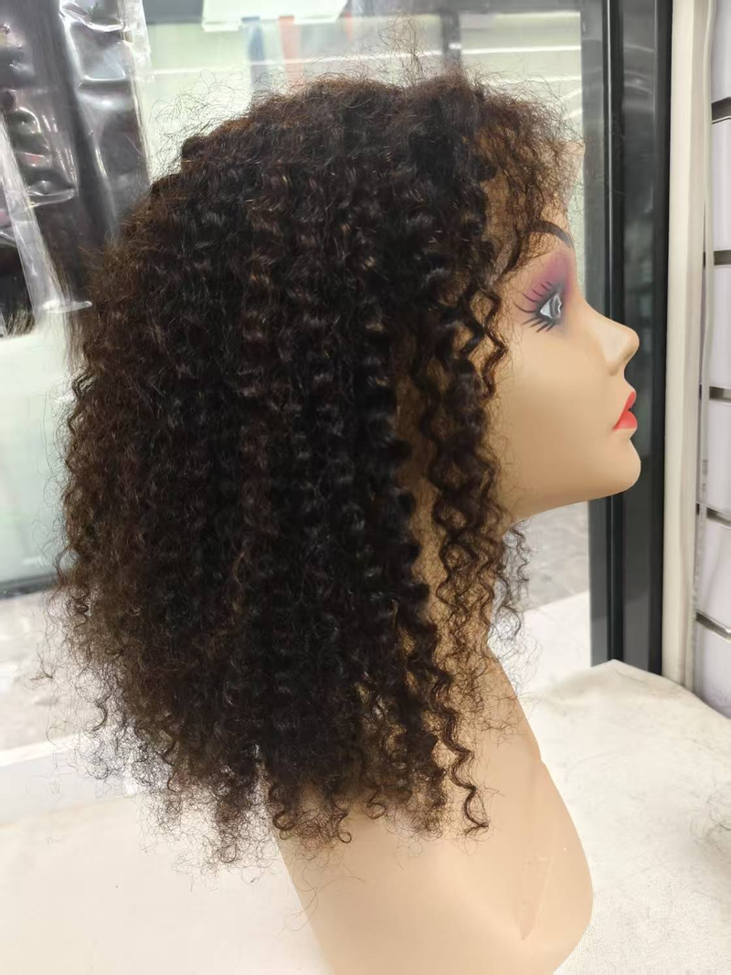 150 % tankio Afro Kinky garbanotų žmonių plaukų perukai Brazilijos garbanoti šveicariški nėriniai priekiniai perukai_voghion.com
