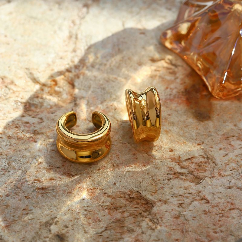 Clip a forma di mezzaluna a forma di C in acciaio inossidabile dorato, design di nicchia molto venduto, clip per orecchio in acciaio al titanio_voghion.com