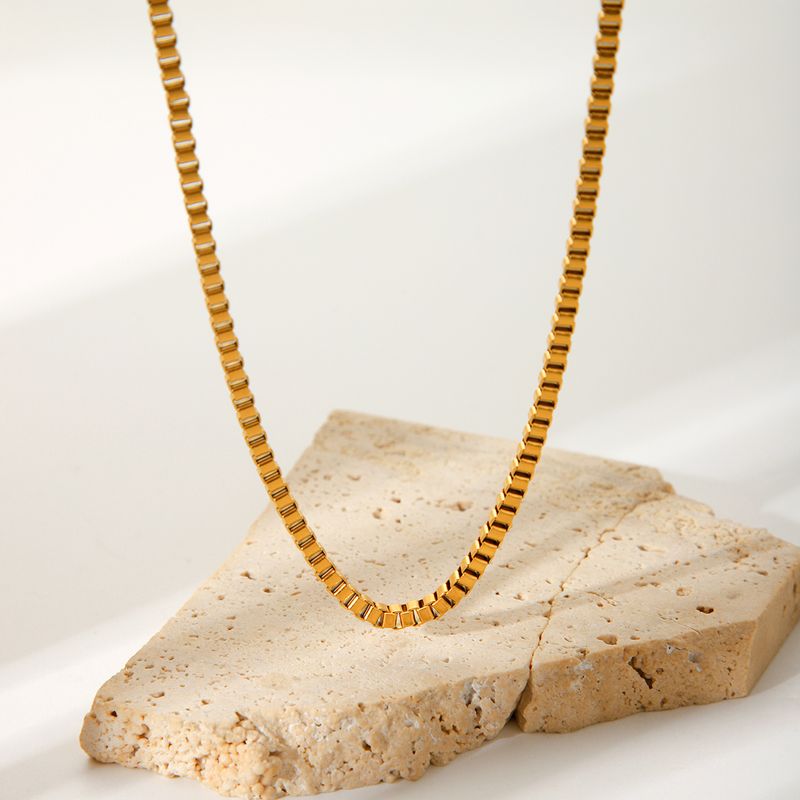 Eenvoudige doosvormige ketting voor dames, roestvrij staal verguld met 18 karaat goud, mode sieraden accessoires_voghion.com