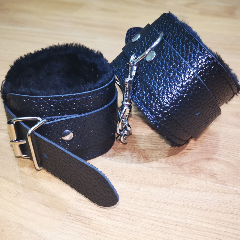 Kajdanki PU Skórzane kajdanki Bondage Narzędzia do odgrywania ról Zabawki erotyczne dla par Gra 4 kolory BDSM Sprzęt do bondage Gejowskie Kobiety Mężczyźni_voghion.com