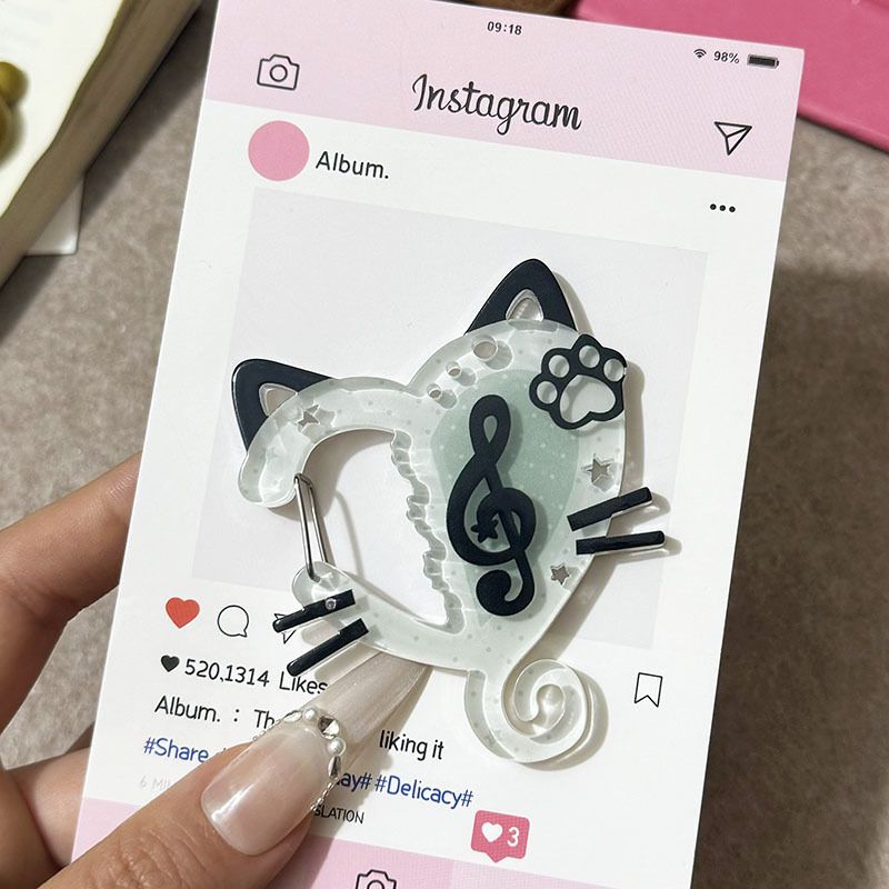 Multifunctional Keychain Cartoon Shape Alien Mountaineering Buckle_voghion.com