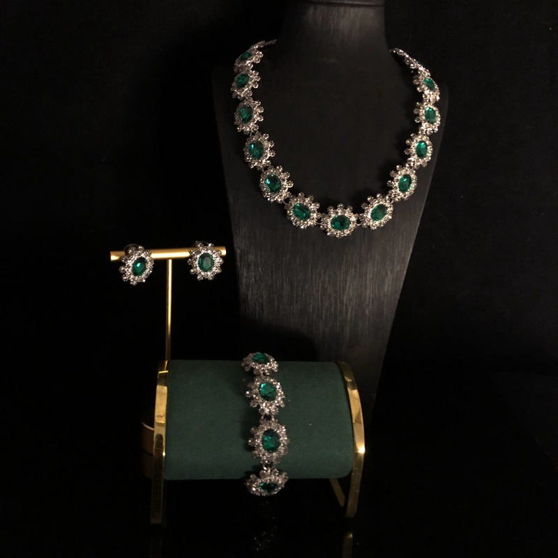 Conjunto de pendientes y collar de Esmeralda, luz retro Medieval, diseño de nicho, Gargantilla con temperamento, accesorios_voghion.com