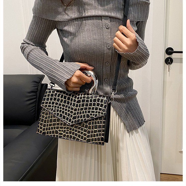 Advanced Crocodile Pattern for Women 2024 New Fashionable and Versatile Crossbody Bag, Stylish Handheld Small Square Bag_voghion.com