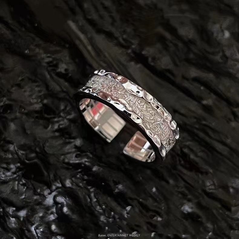 Nuovo, squisito e versatile anello con motivo a erba Tang per uomo e donna, stile semplice e lussuoso, moda creativa di alta gamma_voghion.com