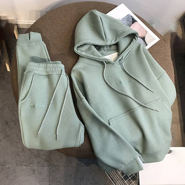 Ropa de mujer Otoño e invierno Sudadera con capucha de terciopelo grueso Traje de dos piezas de estilo occidental de moda de ocio deportivo con letras_voghion.com