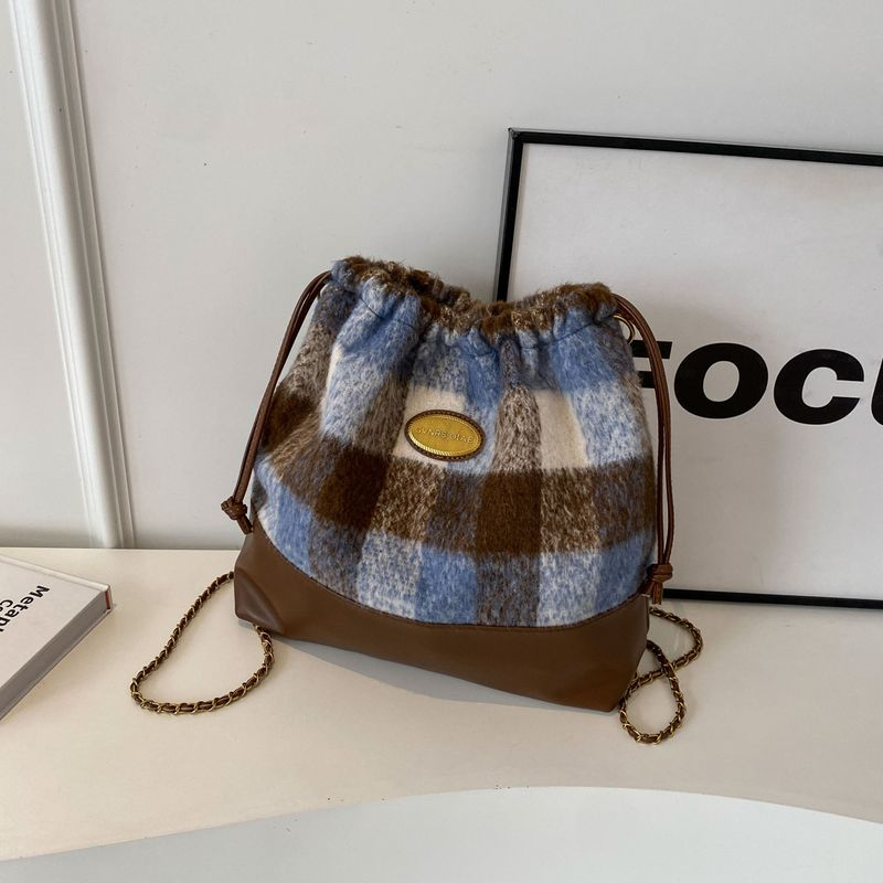 Zaino da donna in lana con catena, capacità grande, autunno e inverno, nuovo a tracolla, popolare, design di nicchia, morbido, sensazione di velluto, secchiello_voghion.com