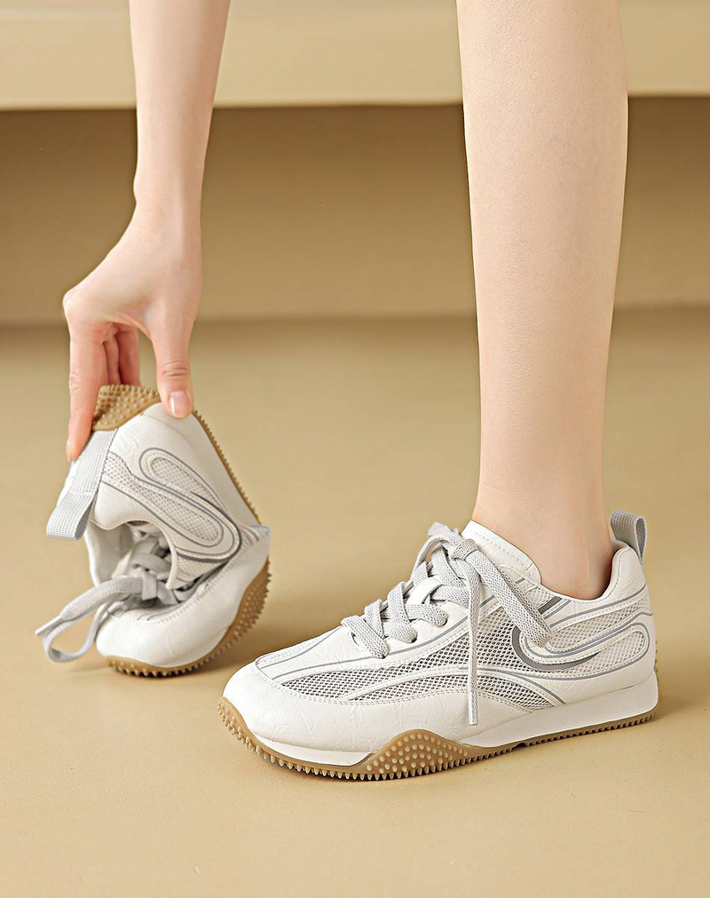 Zapatillas de entrenamiento alemanas de malla transpirable Cameido para mujer. Son unas zapatillas deportivas blancas retro para el verano de 2025._voghion.com