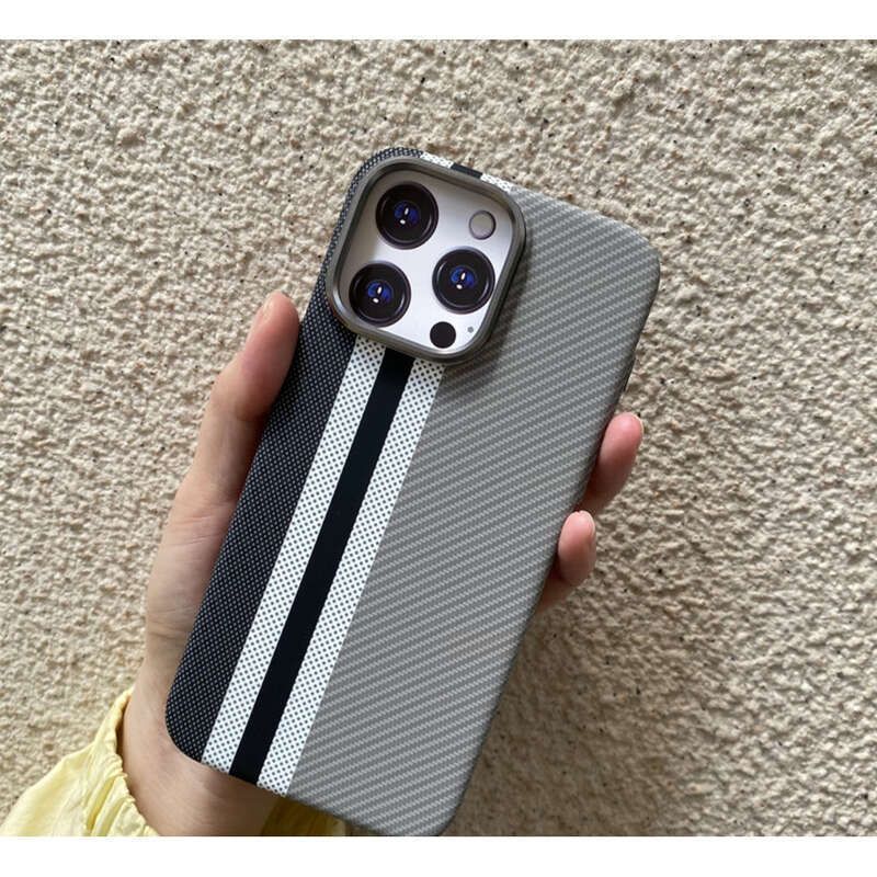 British Style Embossed Frosted Carbon Fiber Patterned Water Stick Hard Iphone 16ProMax1514 Splicing Striped Magnetic Phone Case_voghion.com