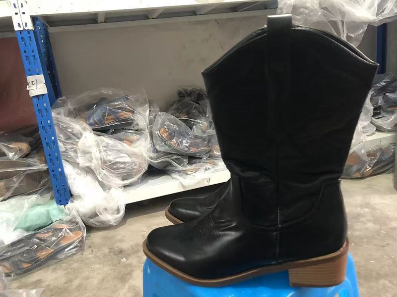 Große Größe Neue Europäische Amerikanische frauen Mittlere Länge Einfarbig Spitze Martin Stiefel Für Erwachsene Mit Dicken Absätzen Und Stiefel_voghion.com