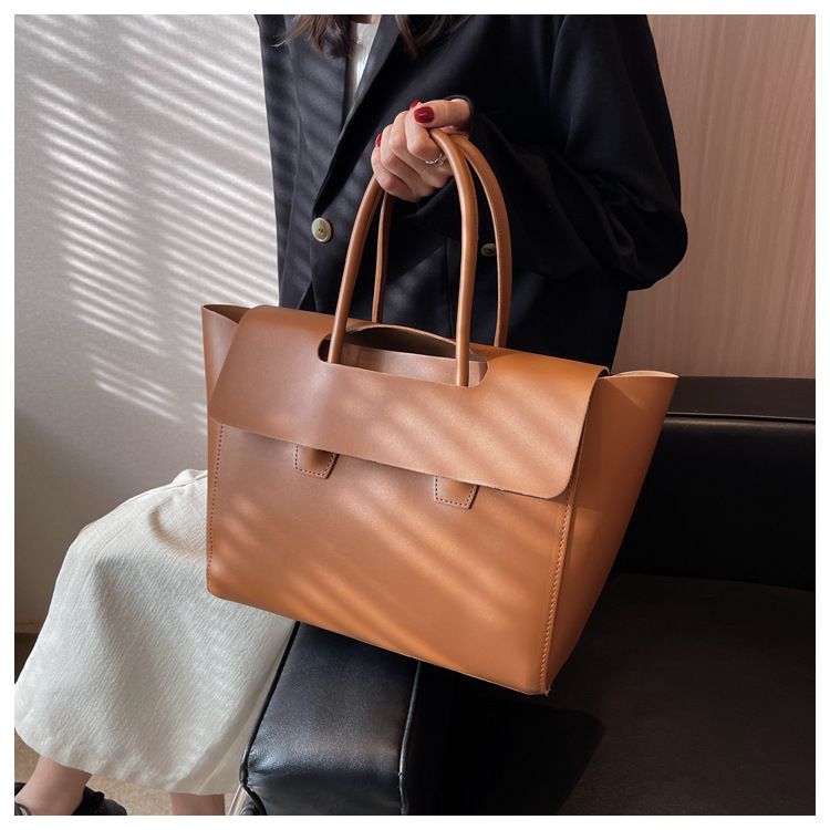 Große 2025S Designer High-End Big Bag Damentasche Neue trendige koreanische Version der Handtasche mit großer Kapazität Retro Pendlertasche Messenger Bag_voghion.com