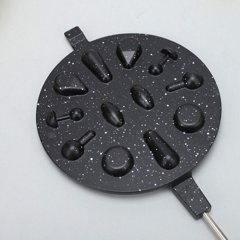 Cake Mold Household Oval Baking Tool Kitchen Egg Waffle Plum Blossom Baking Tray_voghion.com